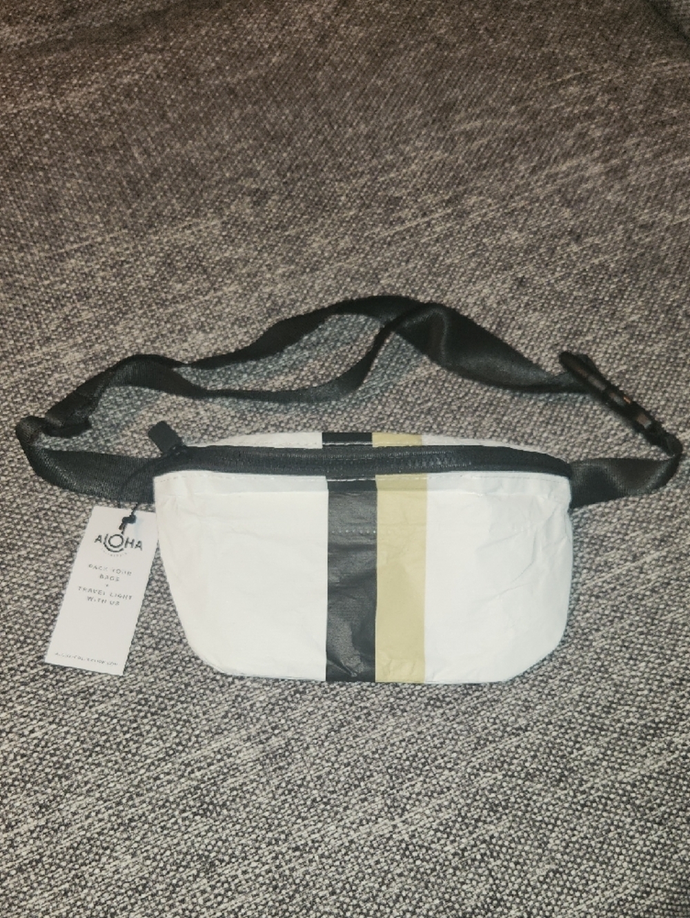 ALOHA Collection White Tote & Waist Bag Set with Black Accents - Picture 4 of 7
